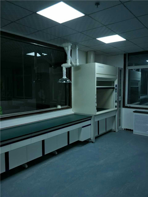 河南全鋼通風(fēng)柜都有哪些特性？